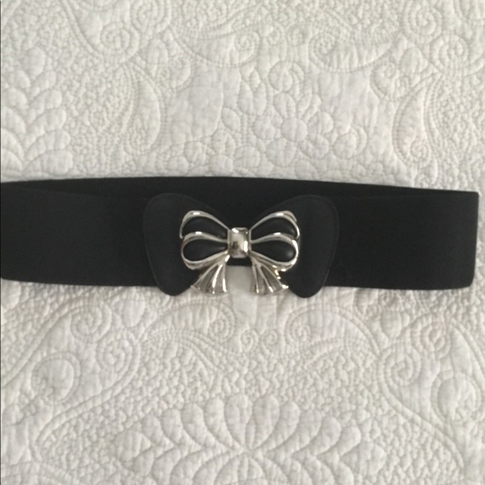 Elastic belt